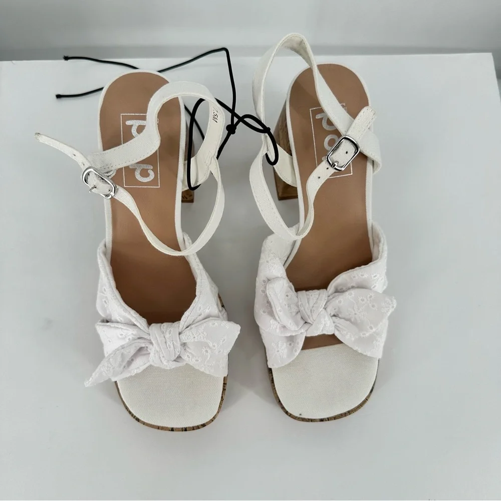 Pop Womens Giving Heeled Sandals White Eyelet size 7.5 Platform Ankle Strap - Picture 3 of 9